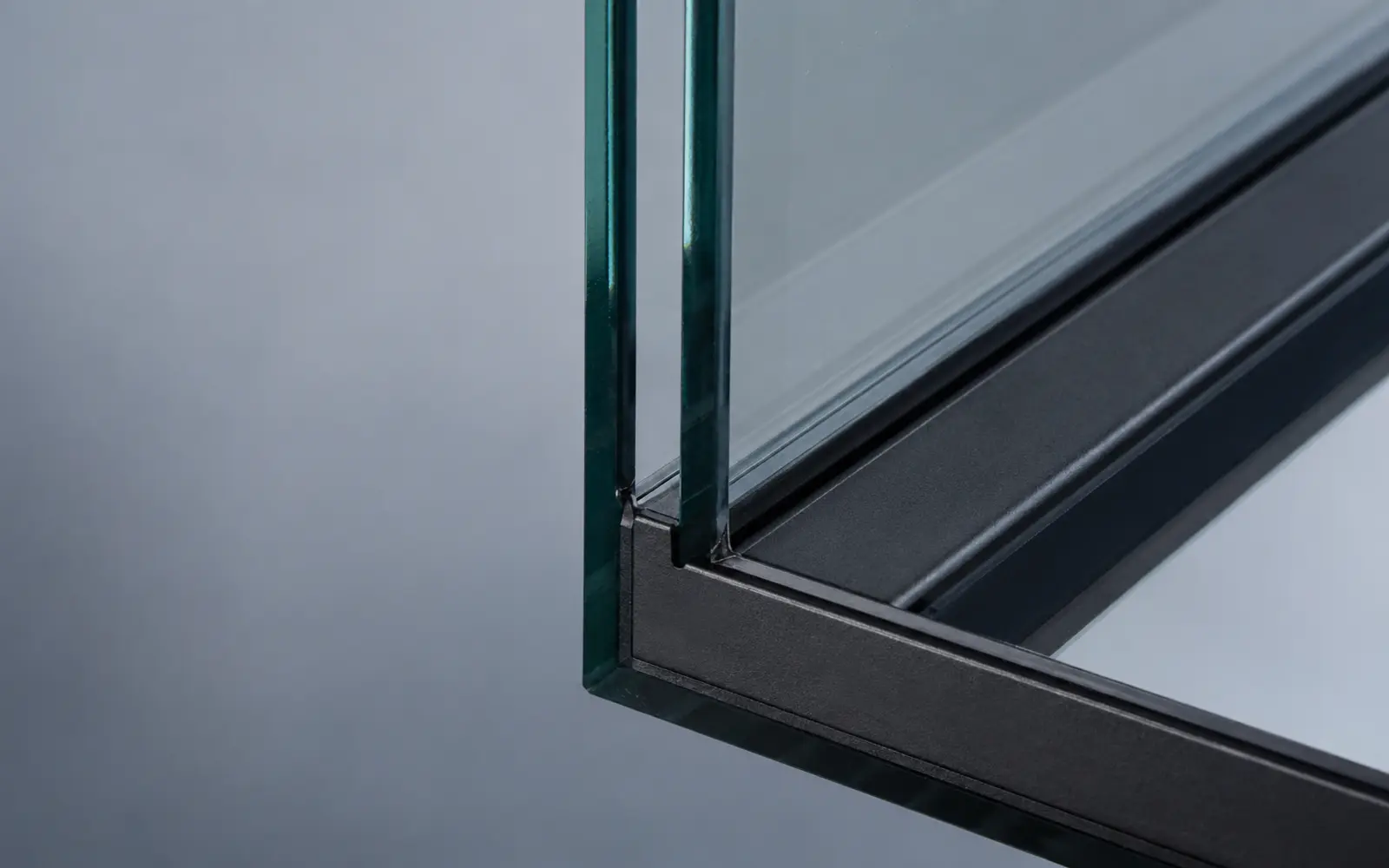 Détail d’un vitrage isolant avec intercalaire chaud